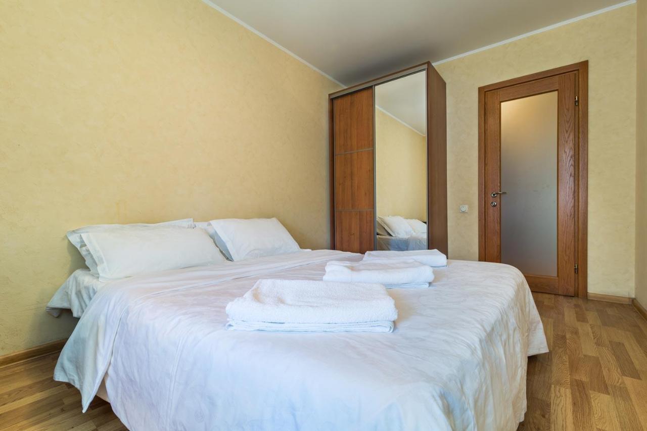 Area 1-bedroom Apartment, *